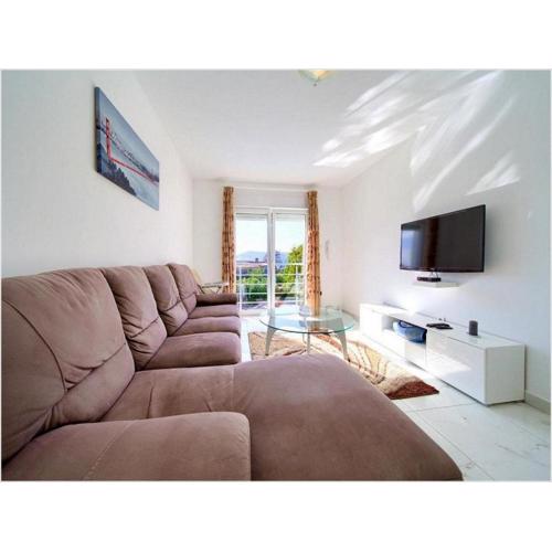 Villa Isabella - Four Bedroom Villa with Swimming Pool