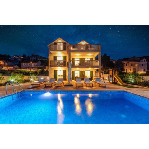 Villa Janie - Apartments with pool