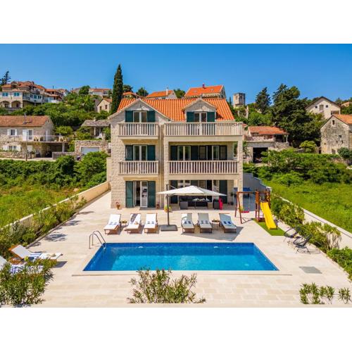 Villa Janie with a pool for up to 16 people