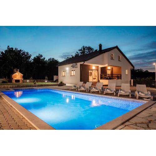Villa Jelena with pool & playground