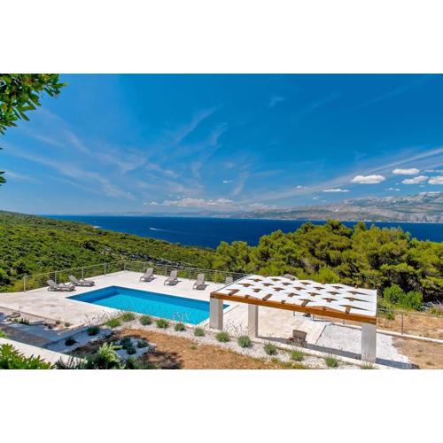 Villa Joy - 40 m2 heated pool, 35 000 m2 of land