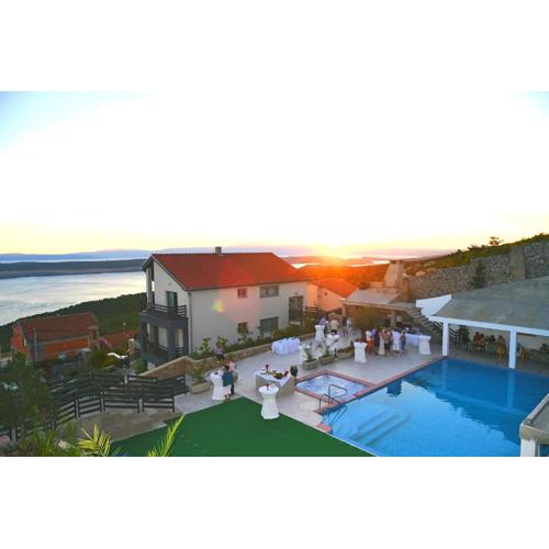 Villa Kalmar - Heated pool and spectacular sea view