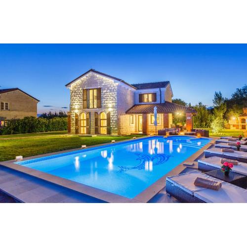 Villa KAMENICA