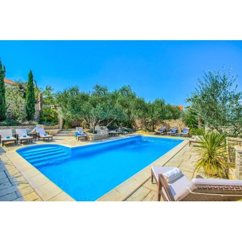 Villa Karlo