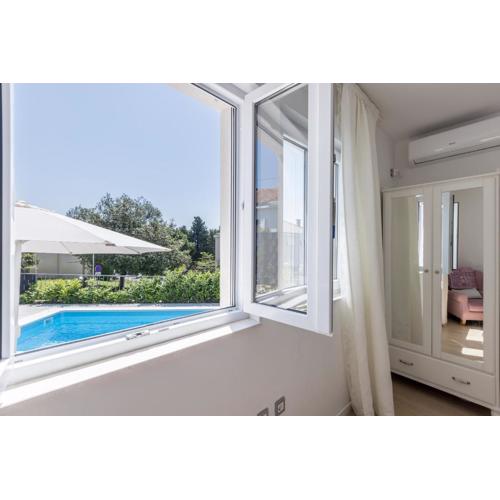 Villa KaTess with heated pool