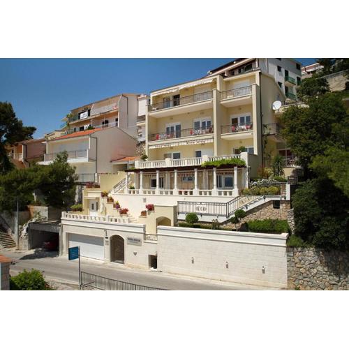 Villa King Apartments