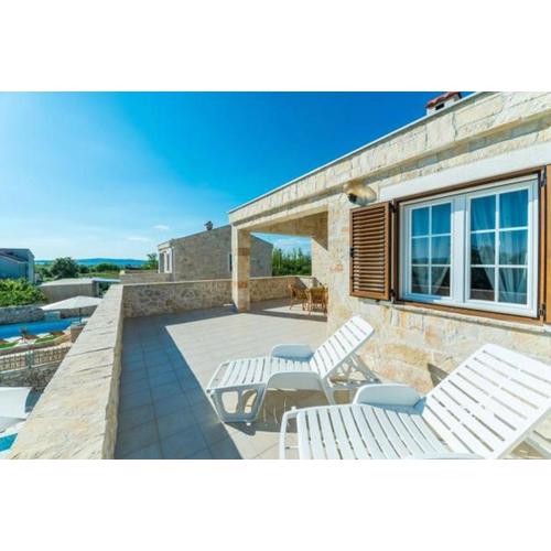 Villa Kirsten with heated pool, jacuzzi and sauna - by TA Leut Agency