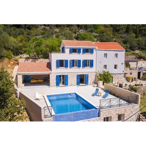 Villa Korta - Spacious House with Pool