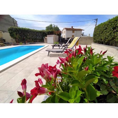 Villa Krasa sea view apartmants with pool