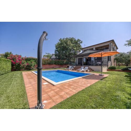 Villa Kristina with Pool - Happy Rentals