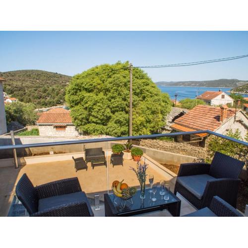 Villa LA - Comfort One-Bedroom Apartment with Terrace and Sea View