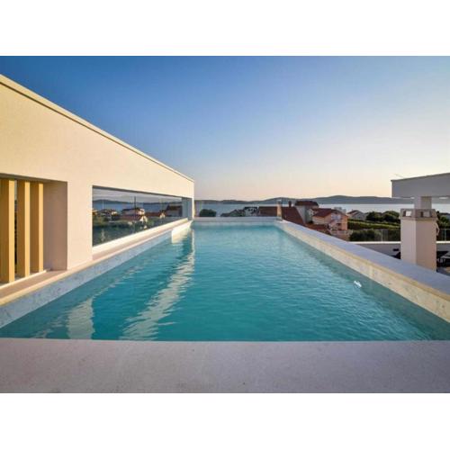 Villa La Perla with pool
