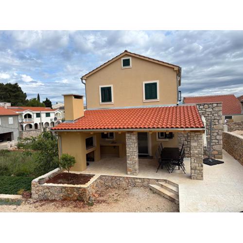 Villa Lali - Modern Villa near the sea in Lukoran