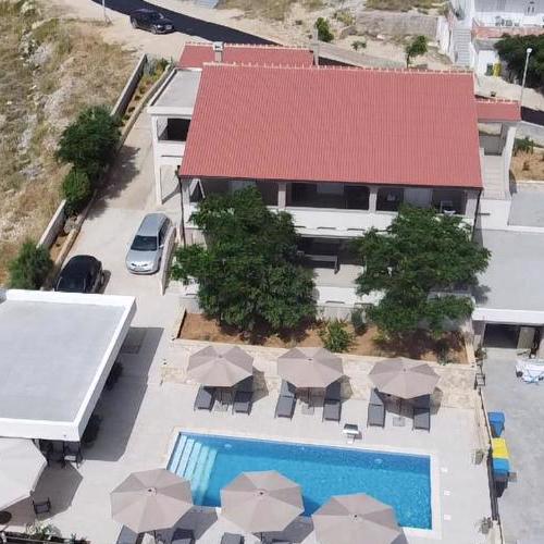 Villa Lana - Family only