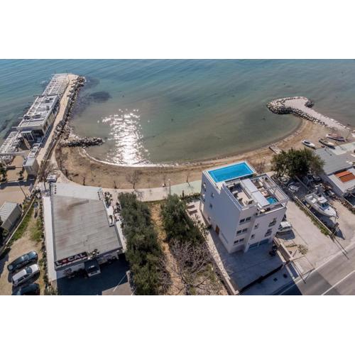 Villa Lara Beach Front Rooftop Pool & Stunning Views