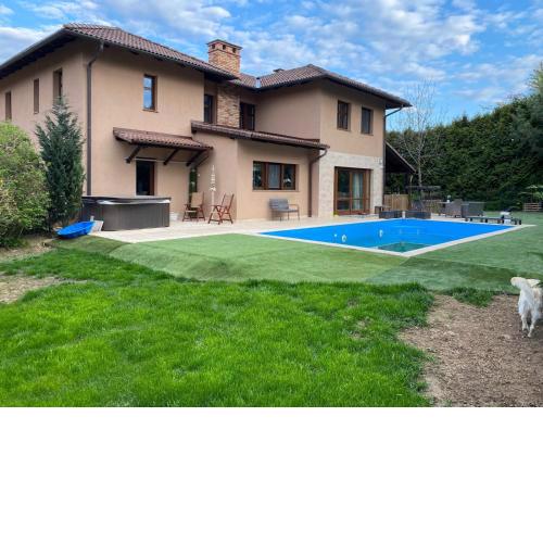 Villa Lara