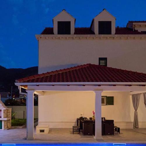 Villa Larum