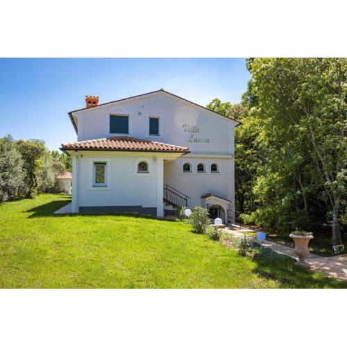 Villa Laura in Medulin for 8 persons only 1.5 km from the beach
