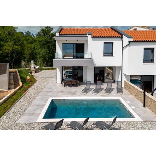 Villa Lavanda -semi-detached villa with a pool and a panoramic view, close to a sandy beach- by TRAVELER tourist agency Krk