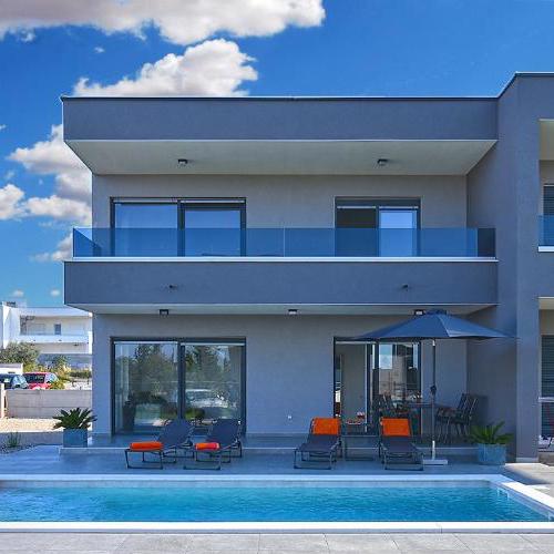 Villa Leko 2203