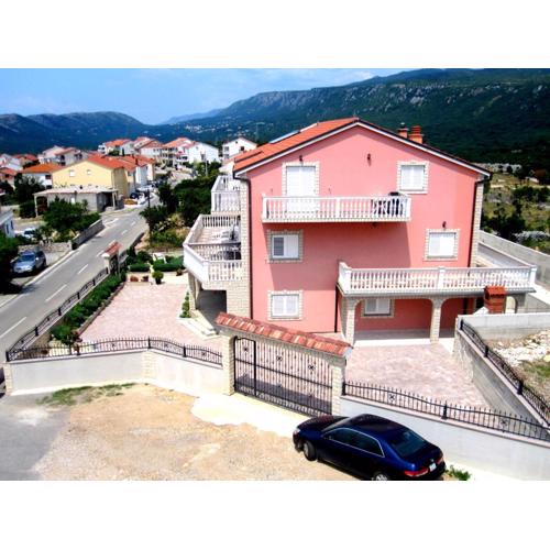 Villa Lily
