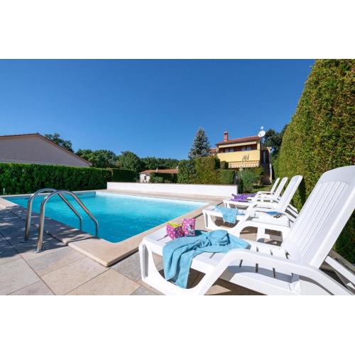 VILLA LIVIA with three nice apartments, swimming pool, childrens playground, barbecue and free parking