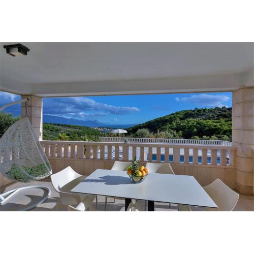 Villa Lokanjac with pool and panoramic sea view