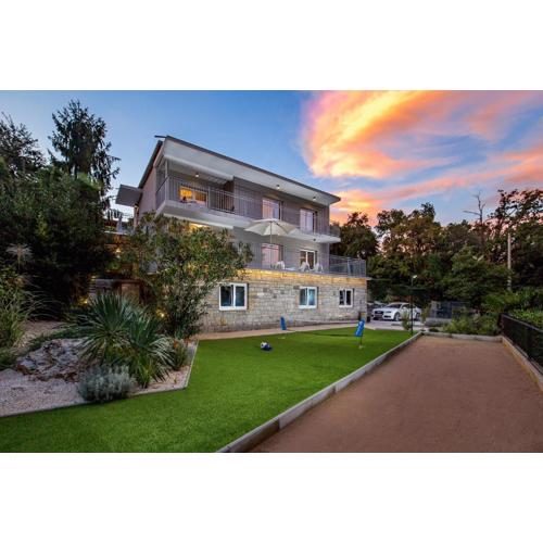 Villa Lovran, heated pool and Spa