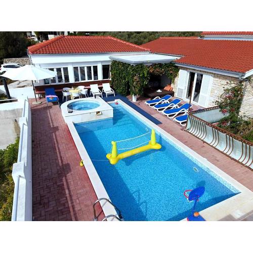 Villa Lucia with private pool and a whirlpool