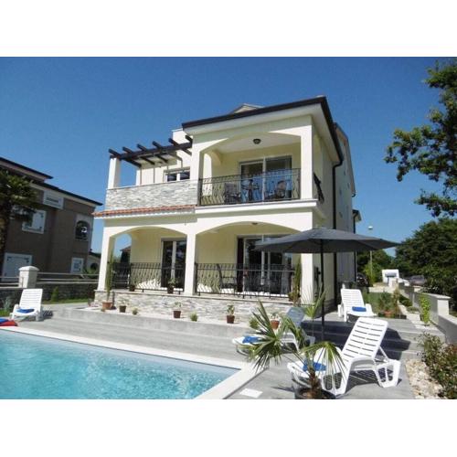 Villa Luka Apartent Gray