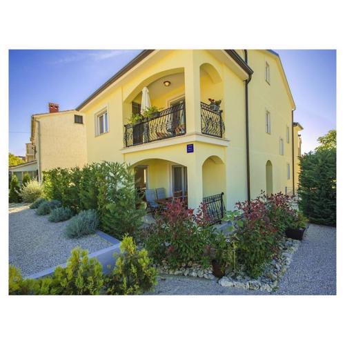 Villa Luka Apartment Red with Pool