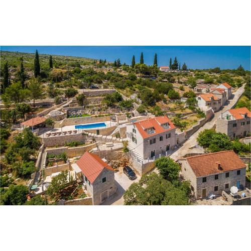 Villa Luka Brac