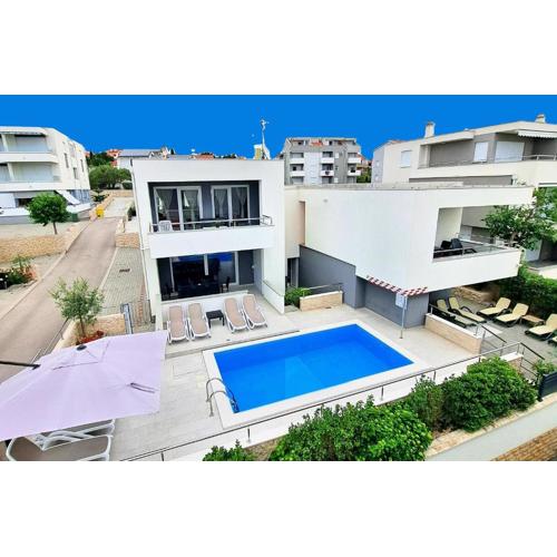Villa Lumada Pool Apartments