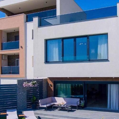 Villa Lumani ** Luxury residence near Split **