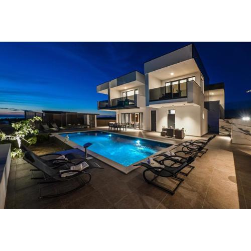 Villa Luna-Private Heated Pool and sauna