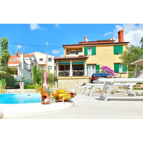 Villa Lux Nina with six bedrooms, private pool, sauna