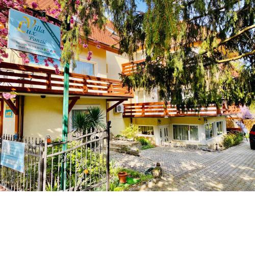 Villa Lux