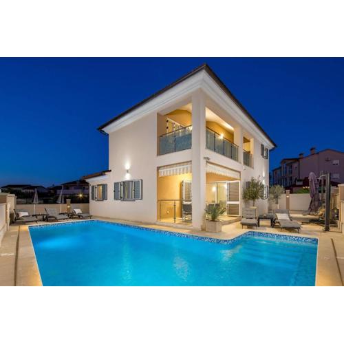 Villa Luxoria