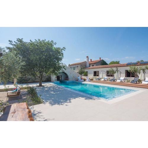 Villa LV near Novigrad for 8 people spa & children playground only 1,5 km from beach