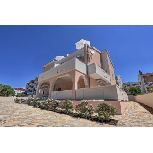 Villa Magena - Modern Apartments in Pag Center