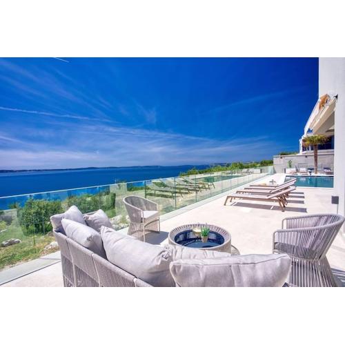 Villa Magic View Split with pool