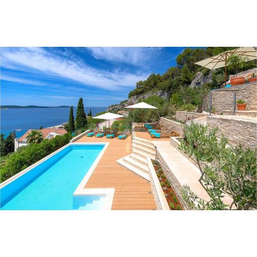 Villa Majestic Terra Rossa