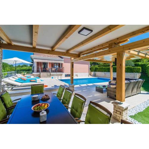 Villa Maklavun by Kompas Villas