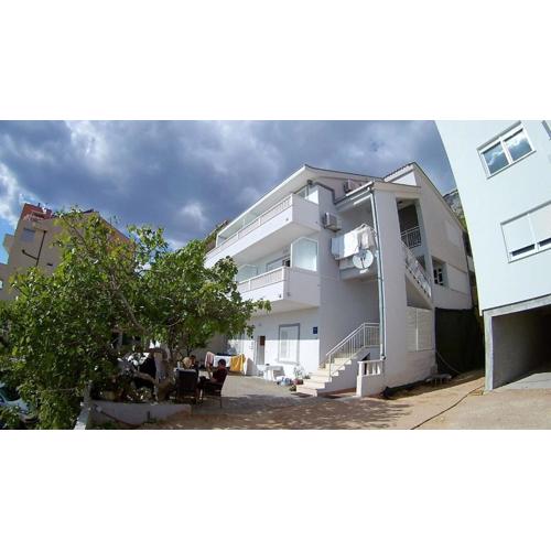 Villa MANDA