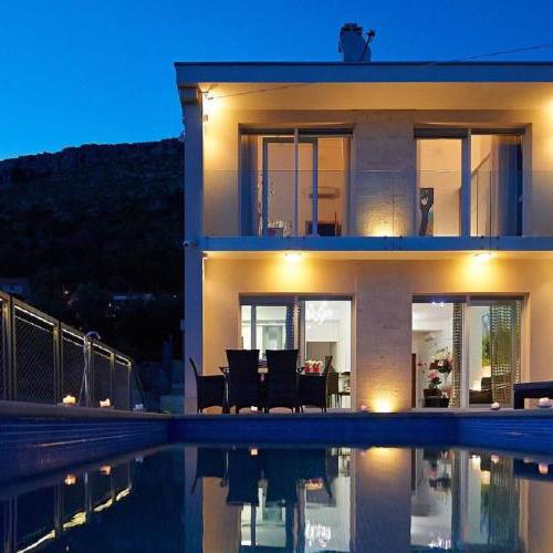 Villa Maranata-5 stars-pool-spa-gym-free parking-privacy