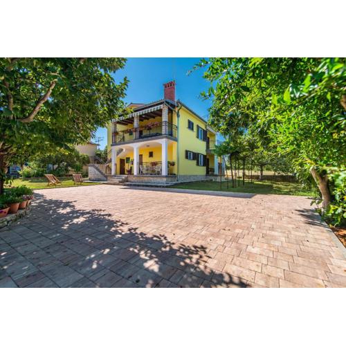 Villa Maria Nives