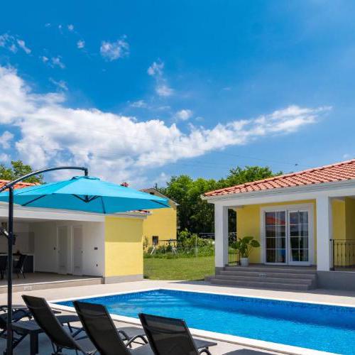 Villa Mario with private heated saltwater pool