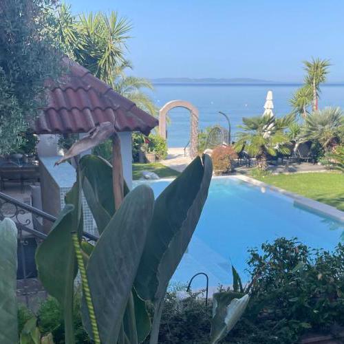 Villa Maris- beachfront villa with exclusive pool