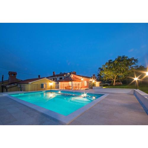 Villa Maslina, a charming and private villa 15 km from the sea