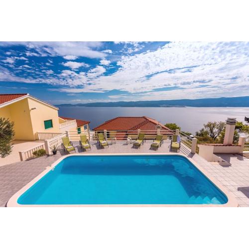 VILLA MASLINA, with private 32m2Pool, panoramic views on 100km coastline, 12 pax